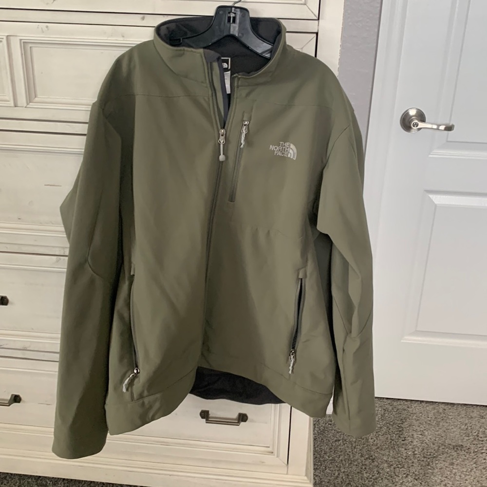 Men’s Northface Jacket!!!